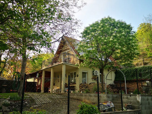 Eladó családi ház, Visegrádon 63 M Ft, 2 szobás