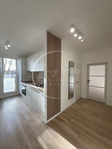 Eladó panellakás, Pécsett, Páfrány utcában 56.5 M Ft, 2 szobás