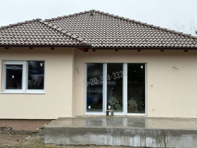 Eladó családi ház, Veresegyházon 114.9 M Ft, 5 szobás