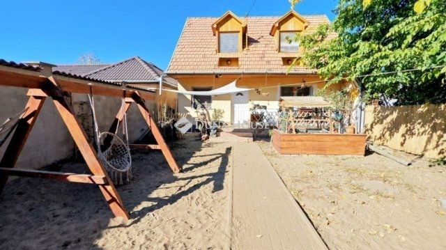 Eladó ikerház, Kecskeméten 76.9 M Ft, 6 szobás