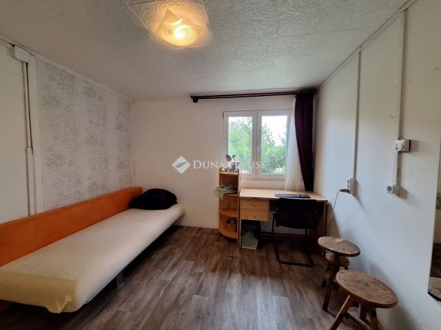 Eladó családi ház, Bicskén 28 M Ft, 3 szobás