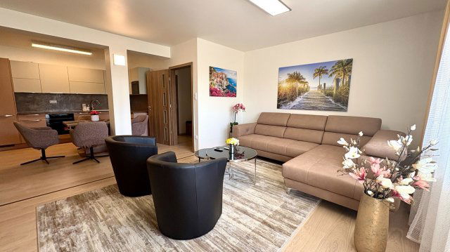 Eladó téglalakás, Debrecenben 139.9 M Ft, 4 szobás