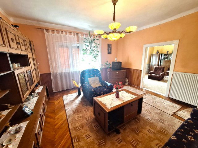 Eladó családi ház, Makón 43 M Ft, 3 szobás