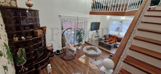 Eladó családi ház, Vecsésen 124.9 M Ft, 4 szobás