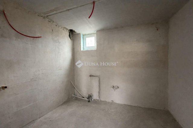 Eladó téglalakás, Győrött 89.9 M Ft, 5 szobás