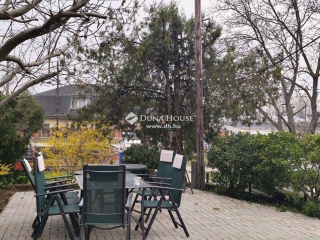 Eladó családi ház, Dunaharasztin 104.9 M Ft, 7 szobás