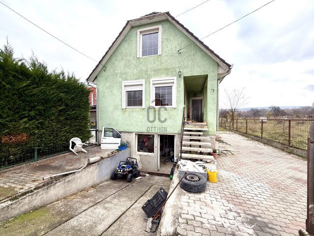 Eladó családi ház, Szadán 106.9 M Ft, 4 szobás