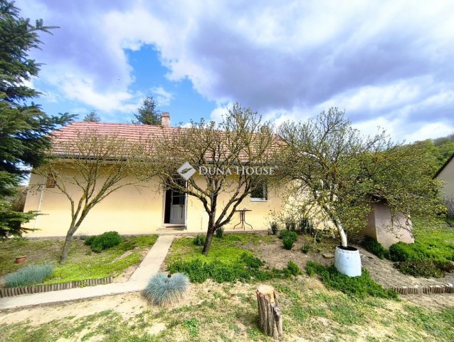 Eladó családi ház, Kurdon 36.5 M Ft, 2 szobás
