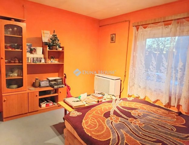 Eladó családi ház, Szentgáloskéren 13.5 M Ft, 2 szobás