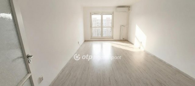 Eladó panellakás, Budapesten, III. kerületben 74.9 M Ft