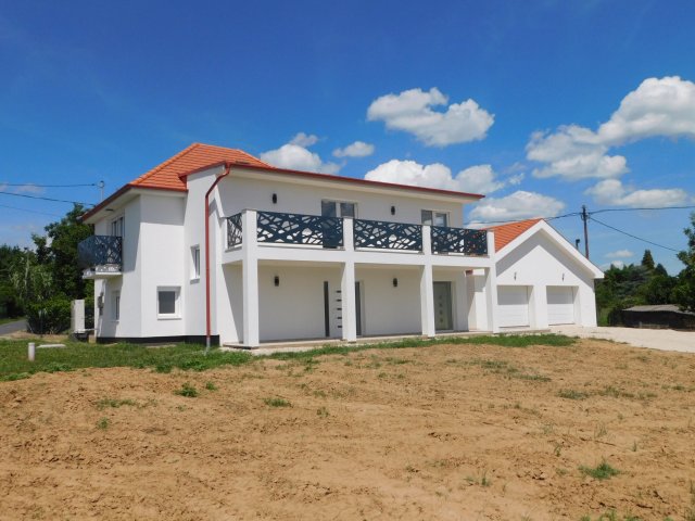 Eladó családi ház, Cserszegtomajon 159.9 M Ft, 3+2 szobás