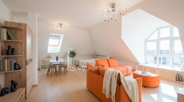 Eladó téglalakás, Balatonkenesén 84.9 M Ft, 1+1 szobás