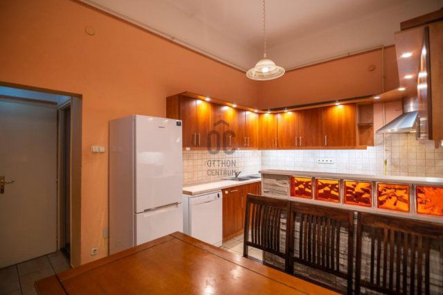 Eladó téglalakás, Budapesten, VII. kerületben 139 M Ft, 3 szobás