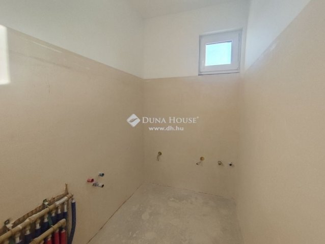 Eladó családi ház, Alsónémediben 145 M Ft, 5 szobás