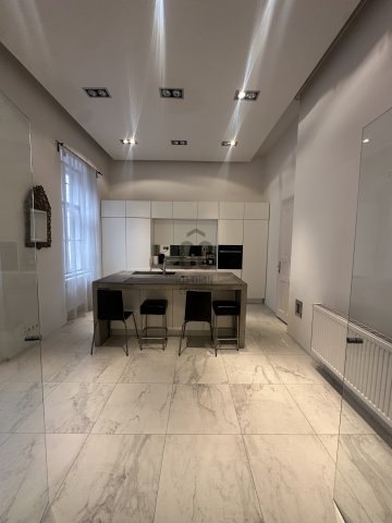 Eladó téglalakás, Budapesten, V. kerületben, Sörház utcában