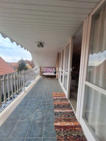Eladó családi ház, Siklóson 119 M Ft, 8 szobás
