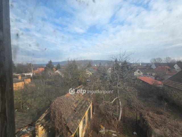 Eladó családi ház, Tatabányán 59.9 M Ft, 3 szobás