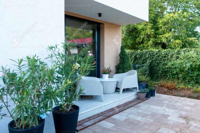 Eladó családi ház, Siófokon 96.2 M Ft, 3 szobás