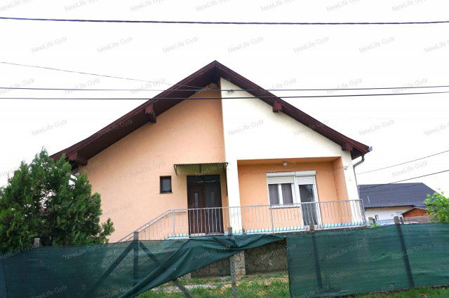 Eladó családi ház, Győrött 59 M Ft, 3 szobás
