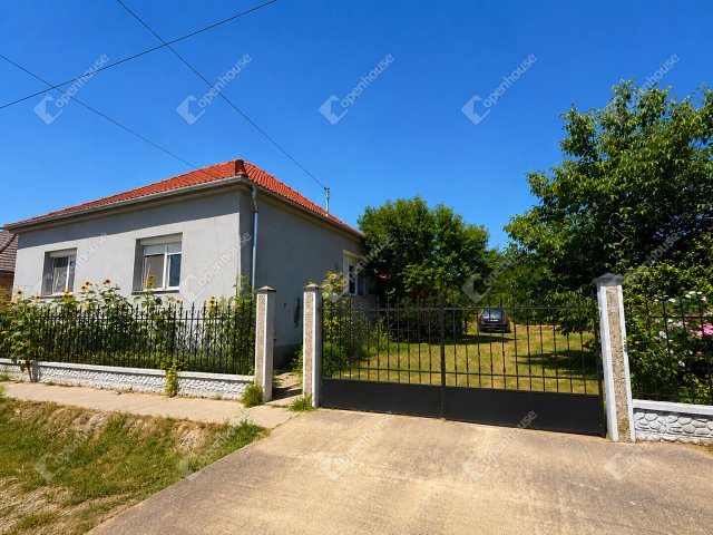 Eladó családi ház, Kisszékelyen 48 M Ft, 4 szobás