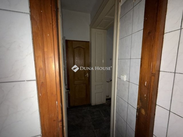 Eladó üzlethelyiség, Hódmezővásárhelyen 73.649 M Ft