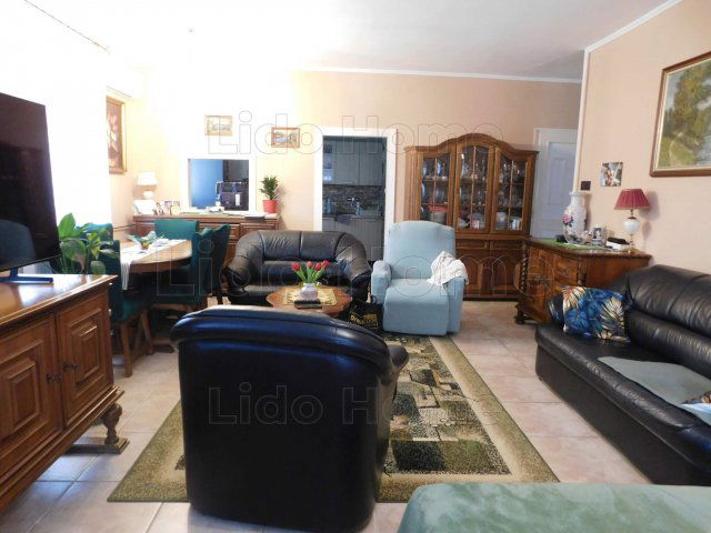 Eladó családi ház, Abában 62.9 M Ft, 9+1 szobás