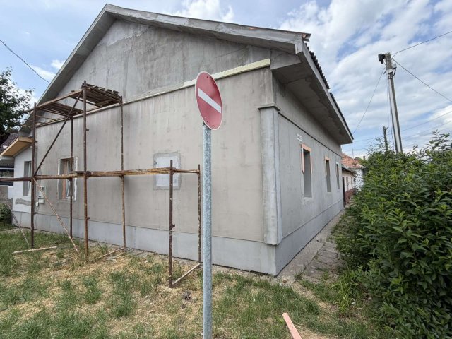 Eladó családi ház, Gyulán, Komáromi utcában 54.9 M Ft