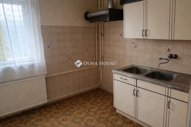 Eladó családi ház, Szegeden 105 M Ft, 3 szobás