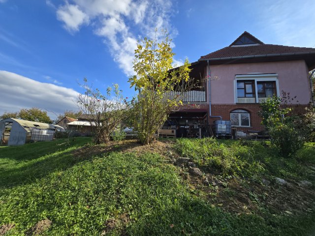 Eladó családi ház, Tófejen 78.9 M Ft, 5 szobás