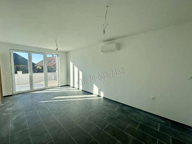 Eladó ikerház, Fóton 90 M Ft, 4+1 szobás / költözzbe.hu