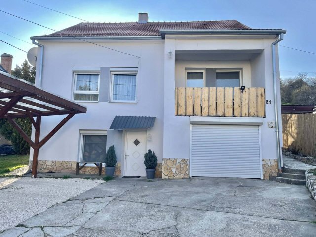 Eladó családi ház, Pécsett 84.9 M Ft, 5+1 szobás