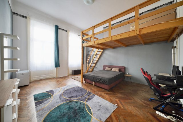 Eladó téglalakás, Budapesten, VI. kerületben 64.9 M Ft, 1 szobás