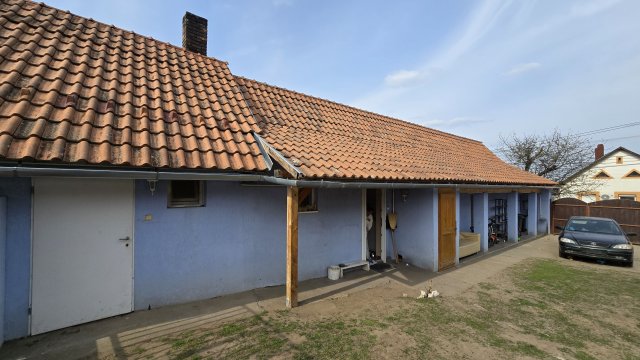 Eladó családi ház, Dunaföldváron 43.9 M Ft, 4 szobás