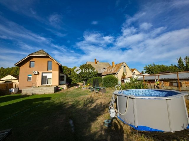 Eladó családi ház, Ercsiben 57.9 M Ft, 3 szobás