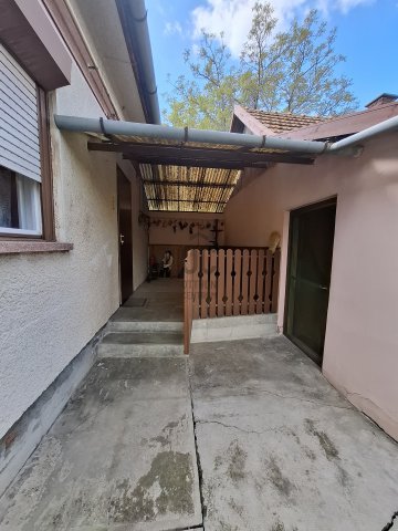 Eladó családi ház, Szarvason 60 M Ft, 3 szobás