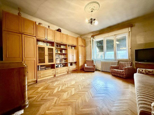 Eladó családi ház, Budapesten, III. kerületben 64.9 M Ft