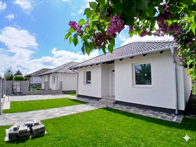 Eladó családi ház, Dunavarsányban 125 M Ft