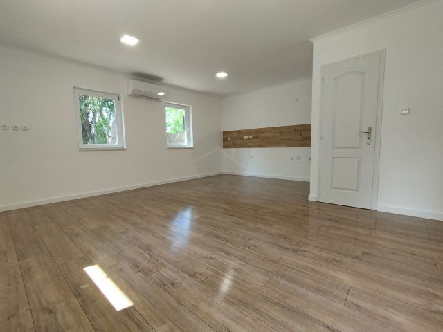 Eladó családi ház, Hatvanban 29.99 M Ft, 2 szobás