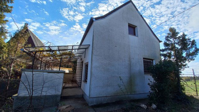 Eladó nyaraló, Csákváron 14.5 M Ft, 2 szobás