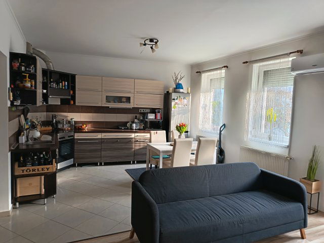 Eladó téglalakás, Egerben 82 M Ft, 3 szobás