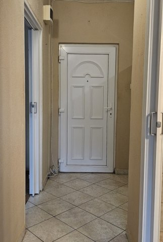 Eladó panellakás, Pécsett 36.99 M Ft, 2 szobás