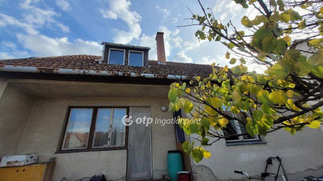 Eladó családi ház, Jászberényben 42.5 M Ft, 4 szobás