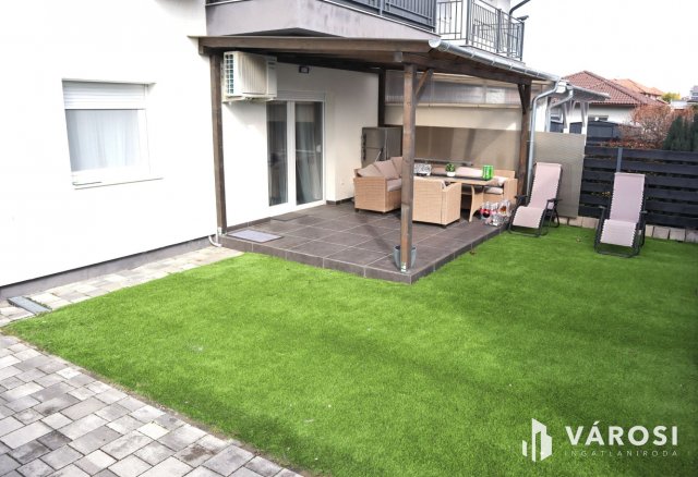 Eladó téglalakás, Siófokon 69.9 M Ft, 3 szobás