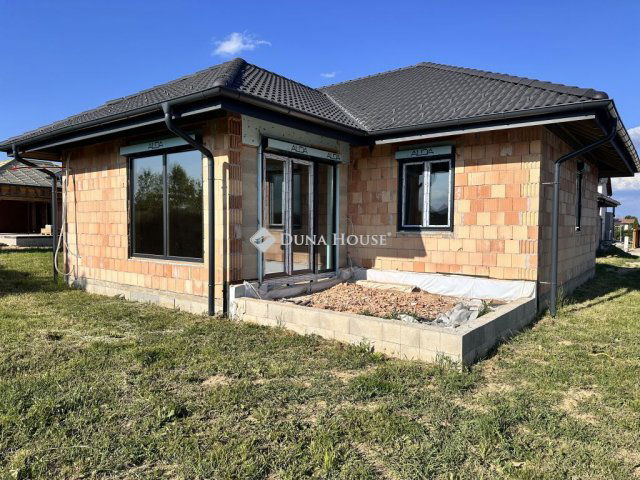 Eladó családi ház, Szombathelyen 99 M Ft, 4 szobás
