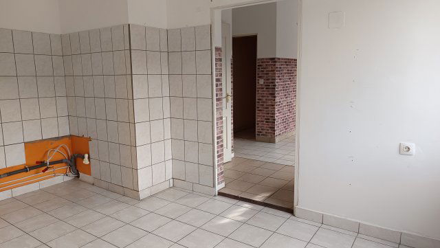 Eladó téglalakás, Dorogon 24.5 M Ft, 2+1 szobás