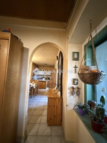 Eladó téglalakás, Pécsett 47 M Ft, 3 szobás