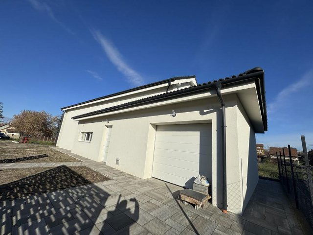 Eladó családi ház, Dunakeszin 199 M Ft, 5 szobás