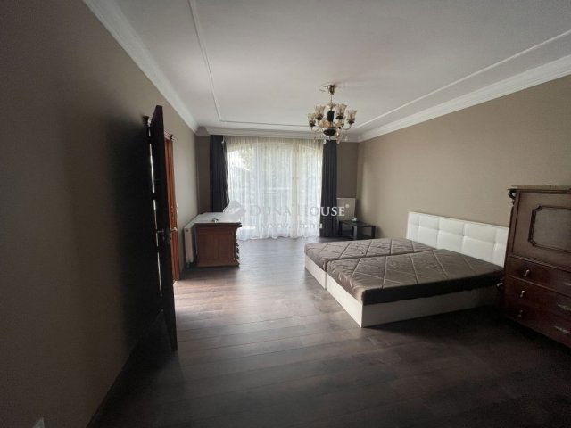 Eladó családi ház, Budakeszin 220 M Ft, 7 szobás