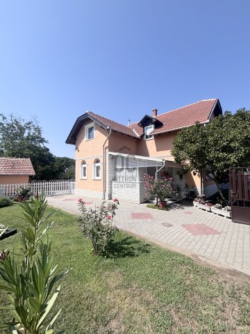 Eladó családi ház, Ceglédbercelen 95 M Ft, 6 szobás