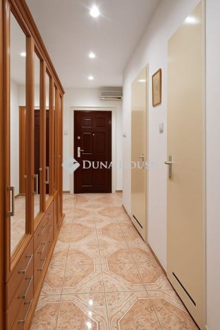 Eladó panellakás, Budapesten, XV. kerületben, Nyírpalota úton